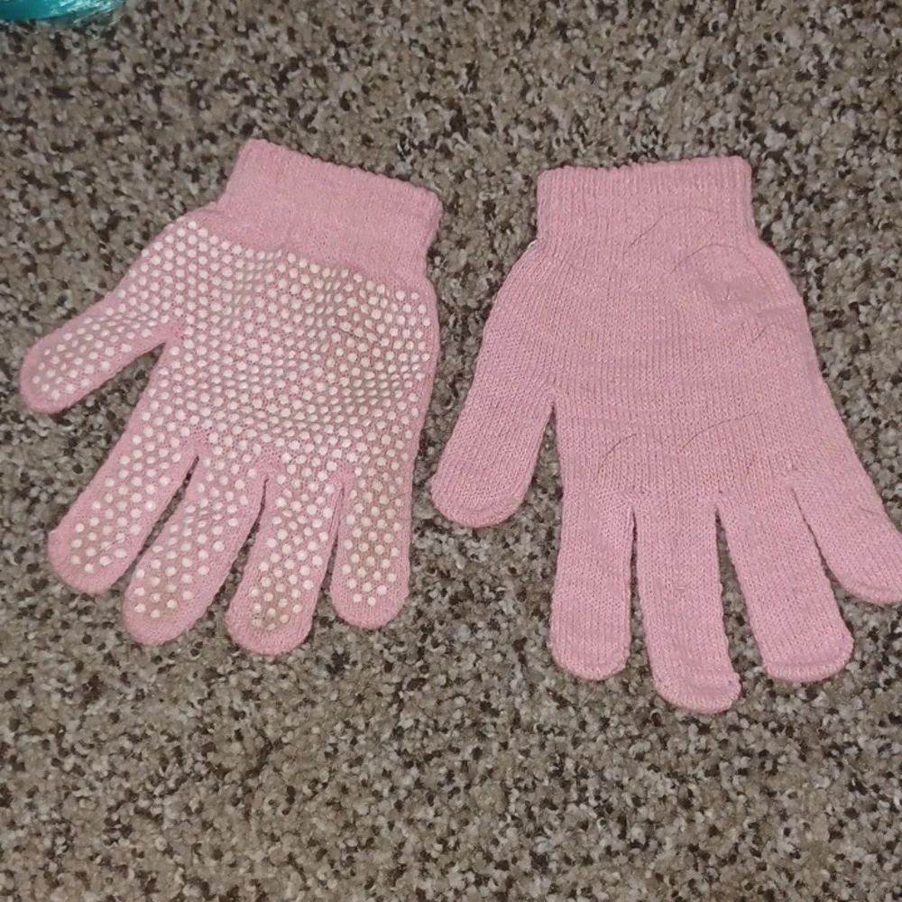 Pink gloves